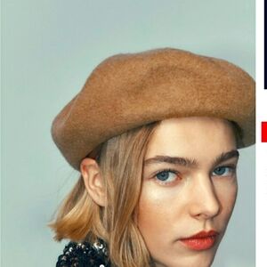 ZARA wool BERET Beanie Small